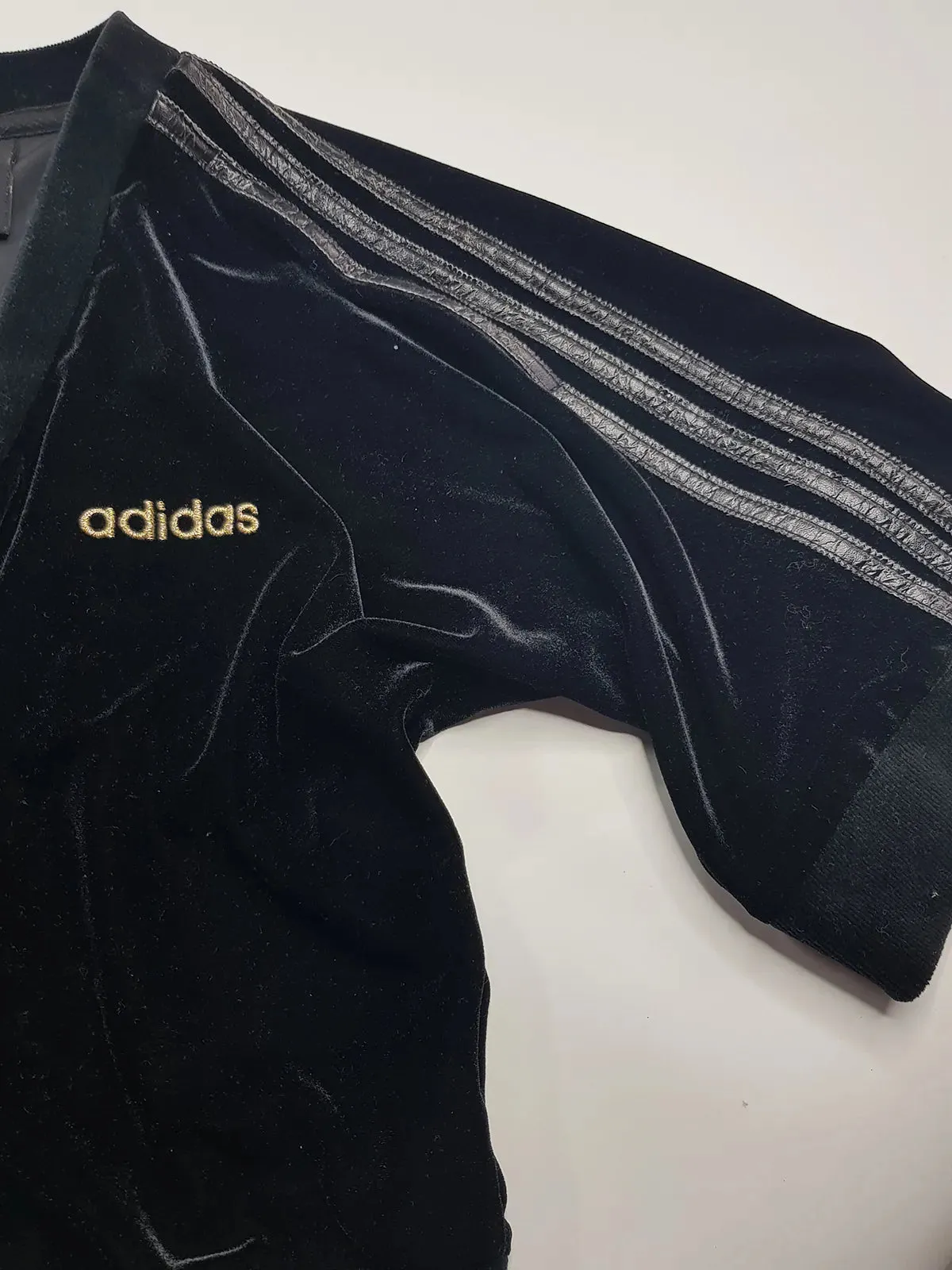 1990s Authentic Adidas Velour Sexy Pilates Princess Vintage Black & Gold Cropped Top - Super Soft & Dreamy Feel - Embroidered Adidas- Leather Striping Shoulder Features