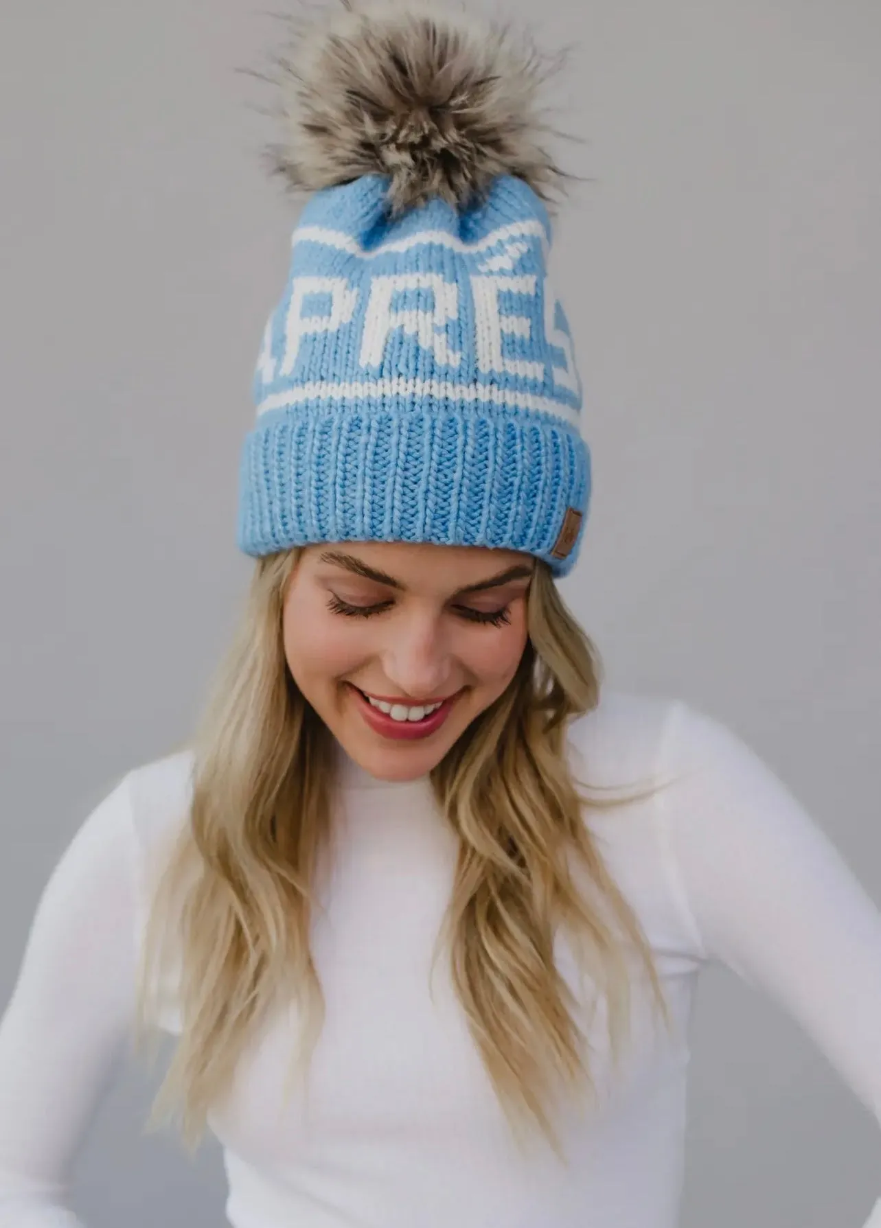 Après Knit Hat with Faux Fur Pom