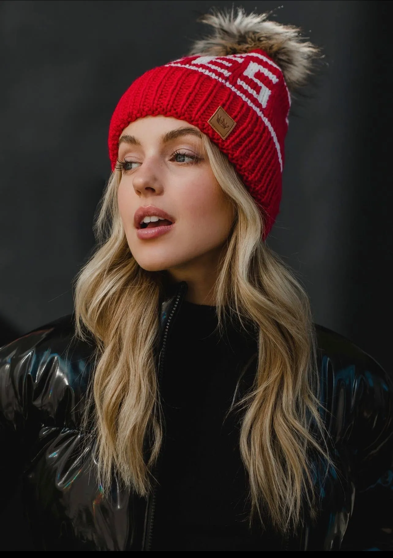 Après Knit Hat with Faux Fur Pom