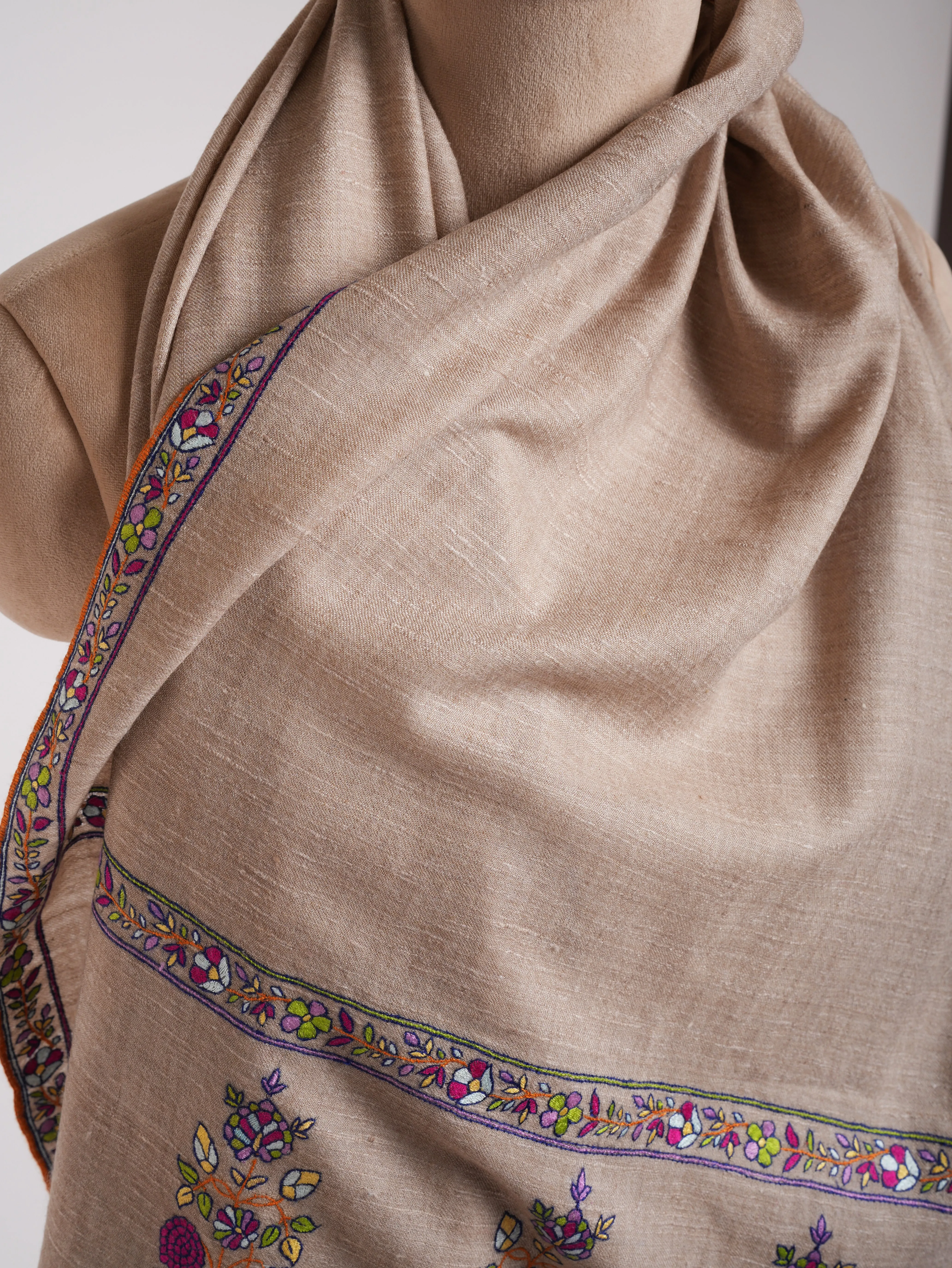 Gray and Purple Kashmiri Pashmina Shawl with Sozni Embroidery