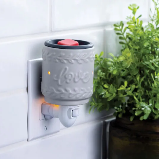 Love Pluggable Fragrance Warmer PILOV