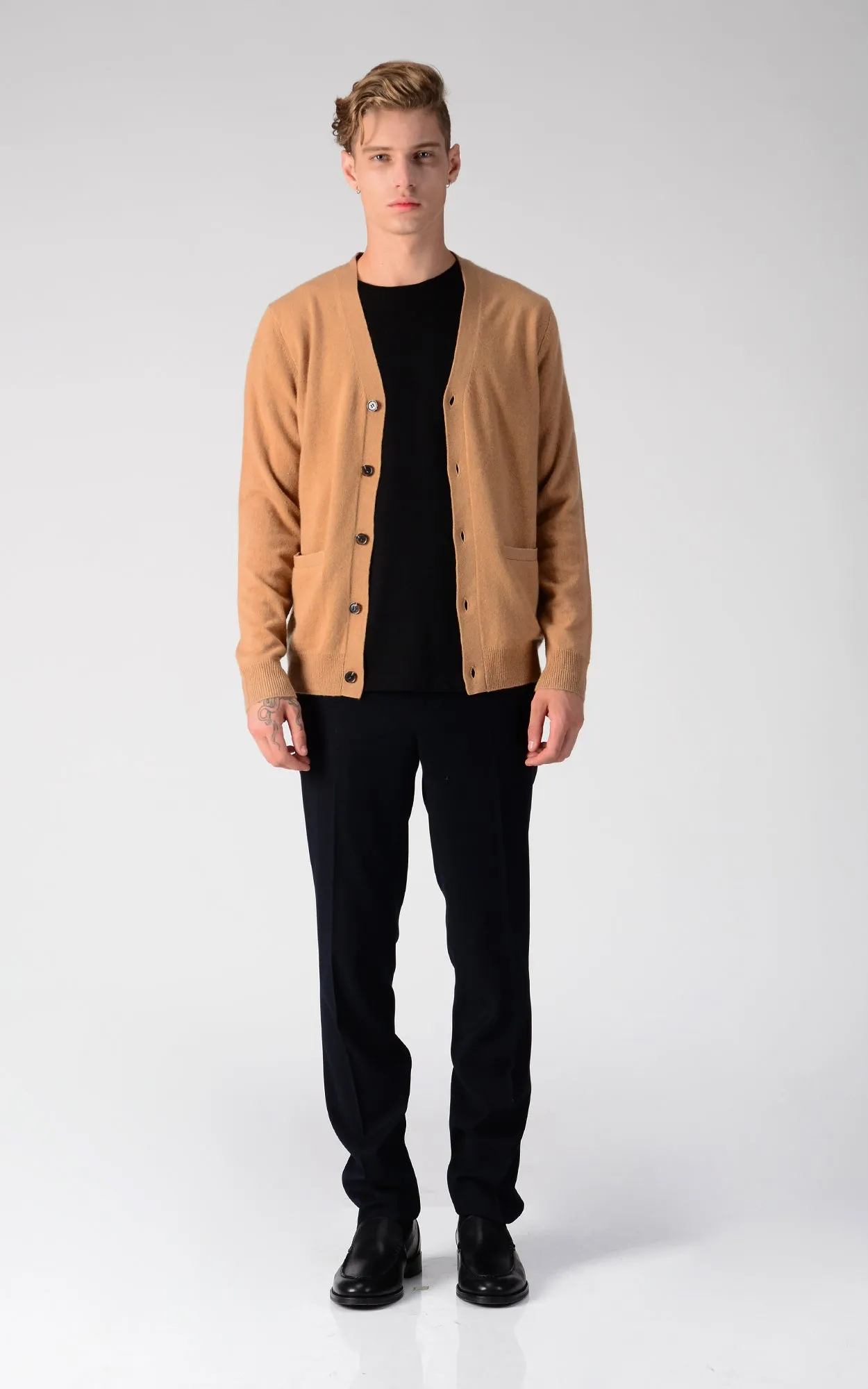 Men V-Neck Cardigan_Camel