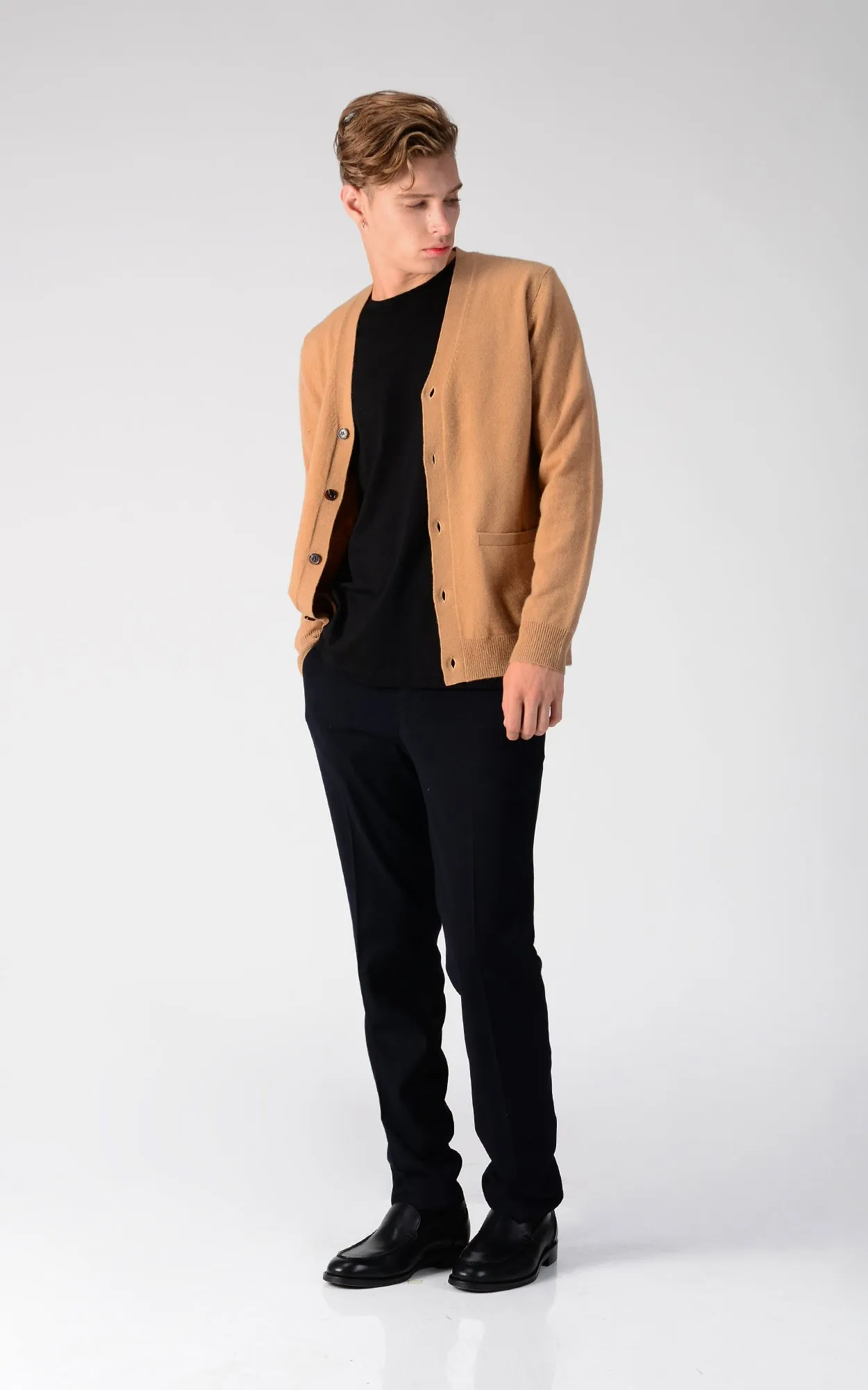 Men V-Neck Cardigan_Camel