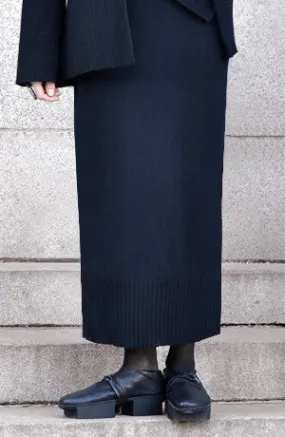 Mi-Nu Skirt in Black Mi-Nu