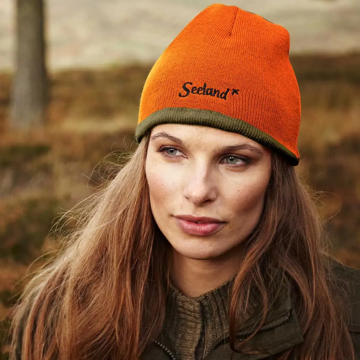 SEELAND Ian Reversible Beanie Hat - Hi-vis Orange / Pine Green