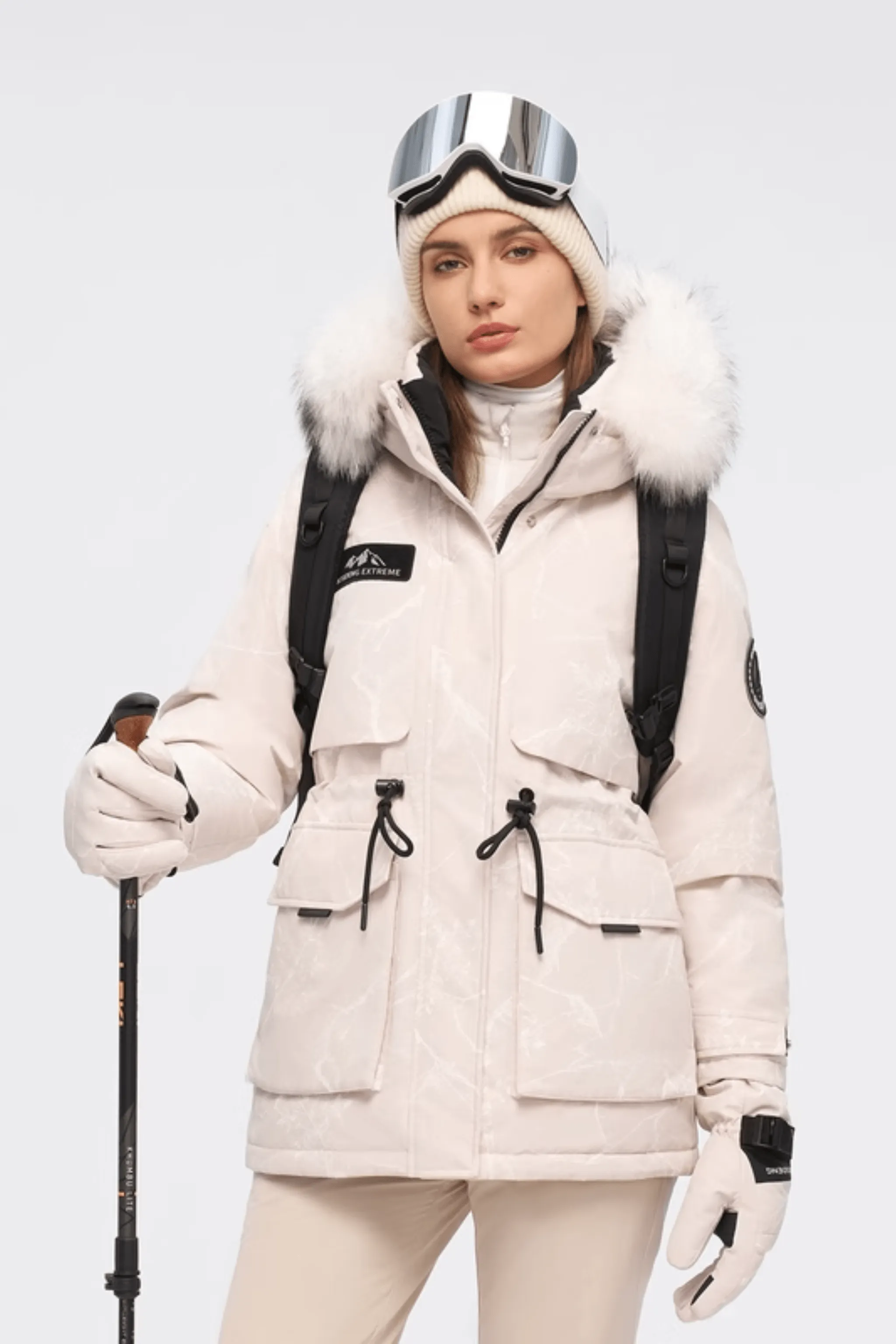 Women’s classic extreme goose down jacket with fur hood